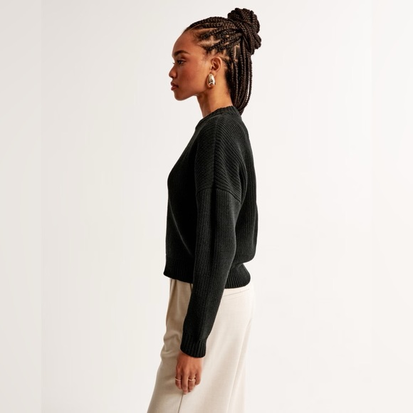 Abercrombie & Fitch Chenille Wedge Crew Sweater - Picture 5 of 13